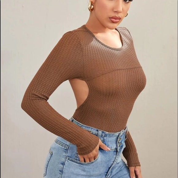 Shein cut out back crop tee❤️ - Picture 2 of 4